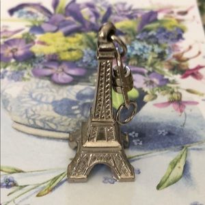 Eiffel Tower key chain petite NEW